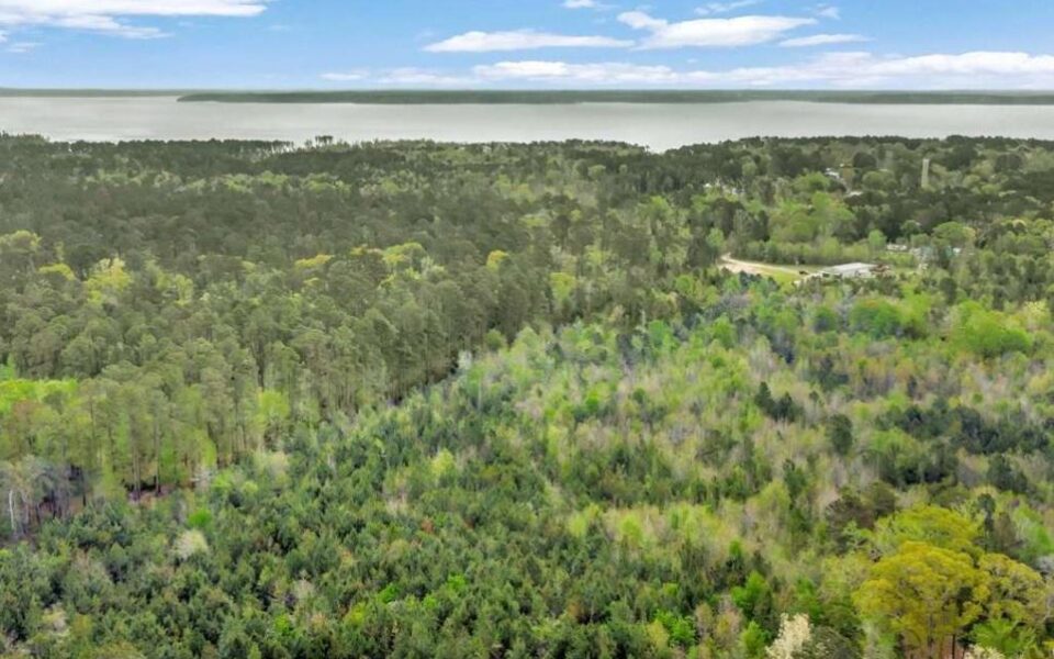 Land for sale by Sam Raybrun Lake